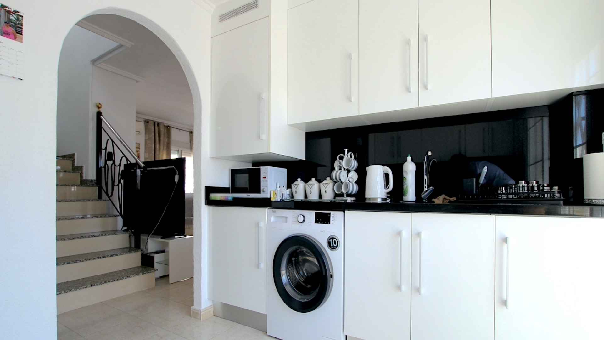 49024_fabulous_3_bed_semi_detached_property_with_use_of_a_heated_pool_020625091038_img_3283