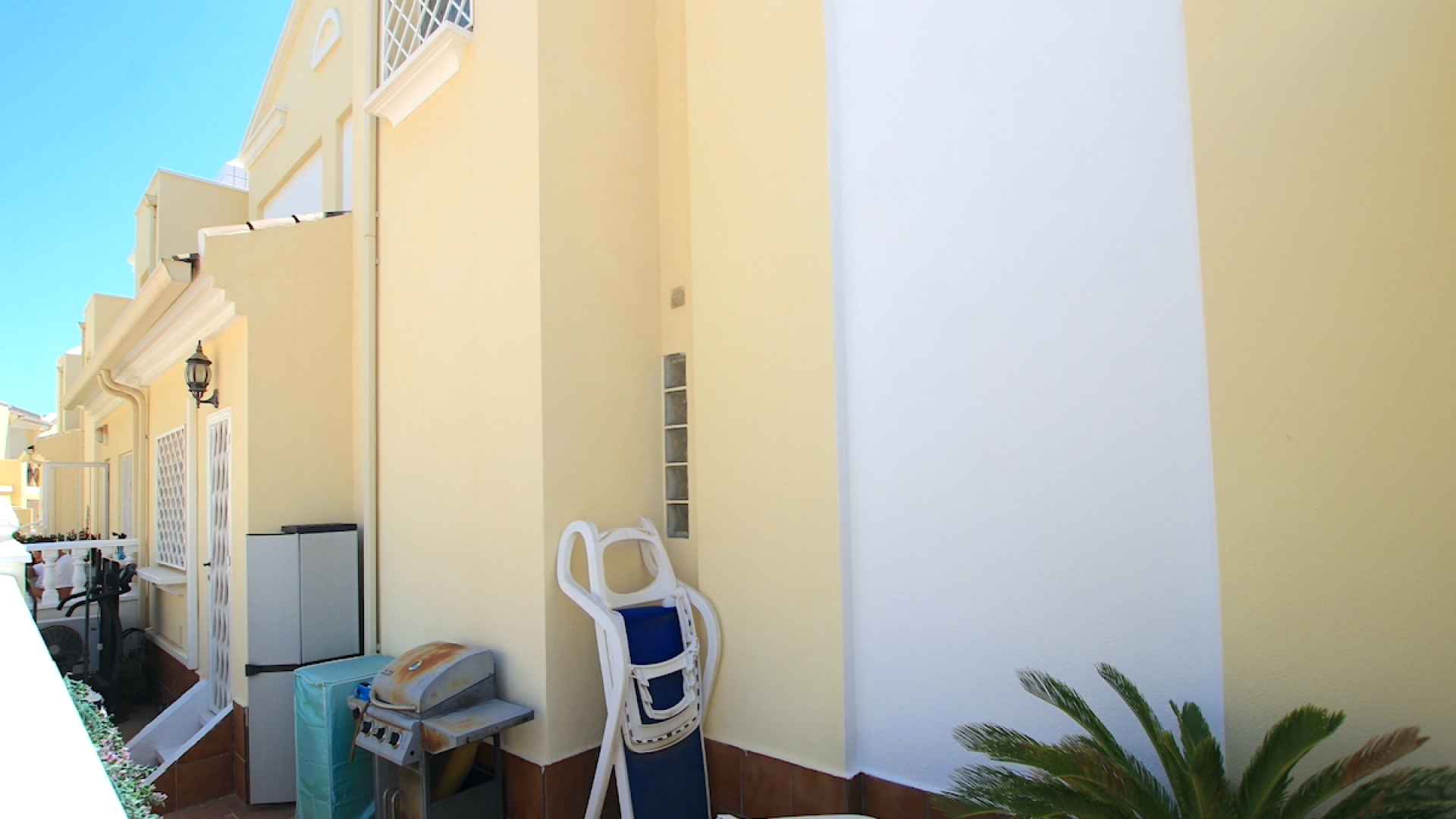 49024_fabulous_3_bed_semi_detached_property_with_use_of_a_heated_pool_020625091040_img_3369