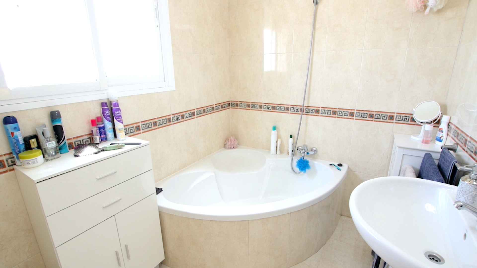 49024_fabulous_3_bed_semi_detached_property_with_use_of_a_heated_pool_020625091041_img_3327