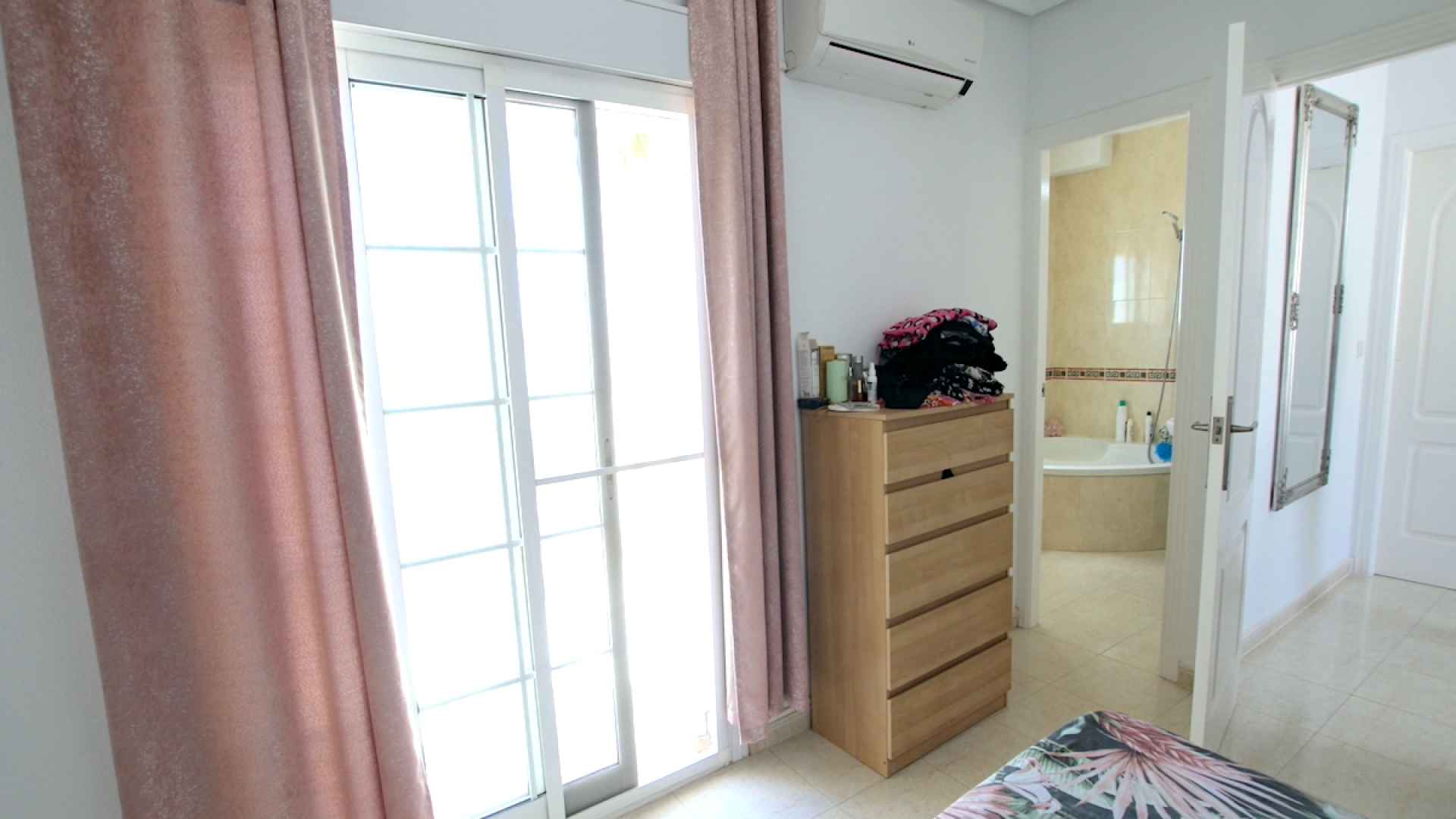 49024_fabulous_3_bed_semi_detached_property_with_use_of_a_heated_pool_020625091043_img_3324