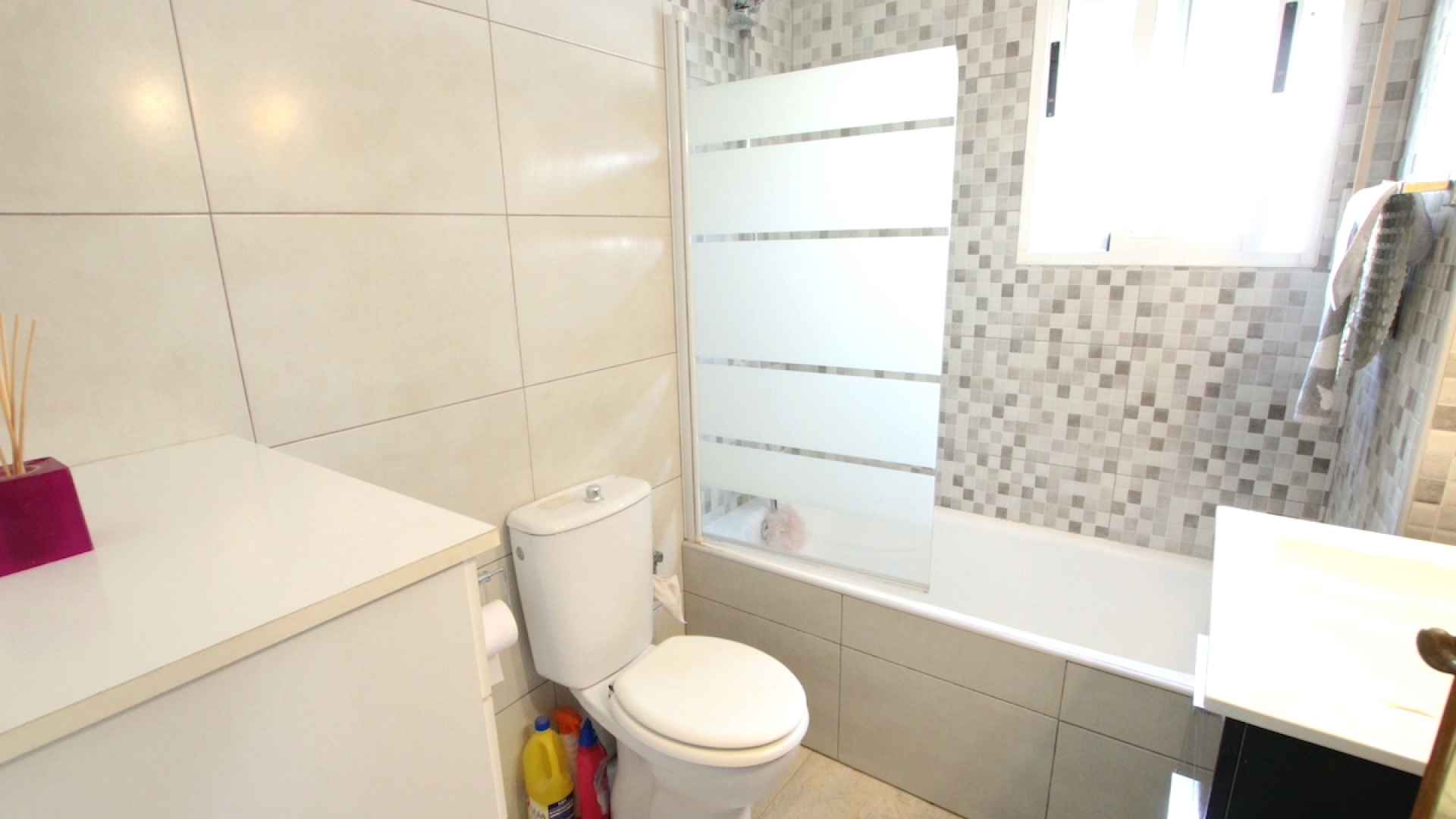 49032_wonderful_three_bedroom_end_townhouse_with_sea_views_060625140553_img_3731