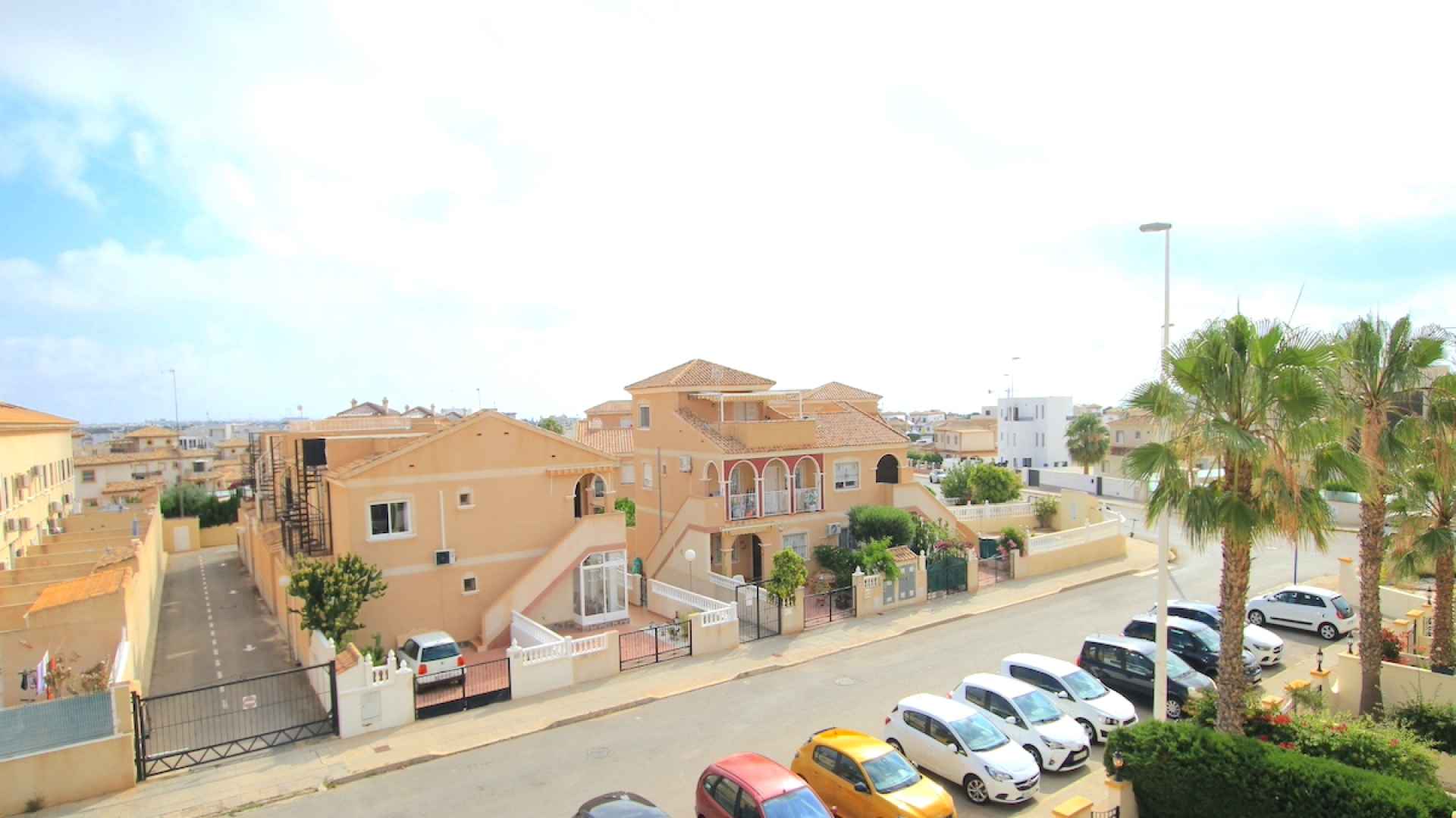 49032_wonderful_three_bedroom_end_townhouse_with_sea_views_060625140554_img_3793