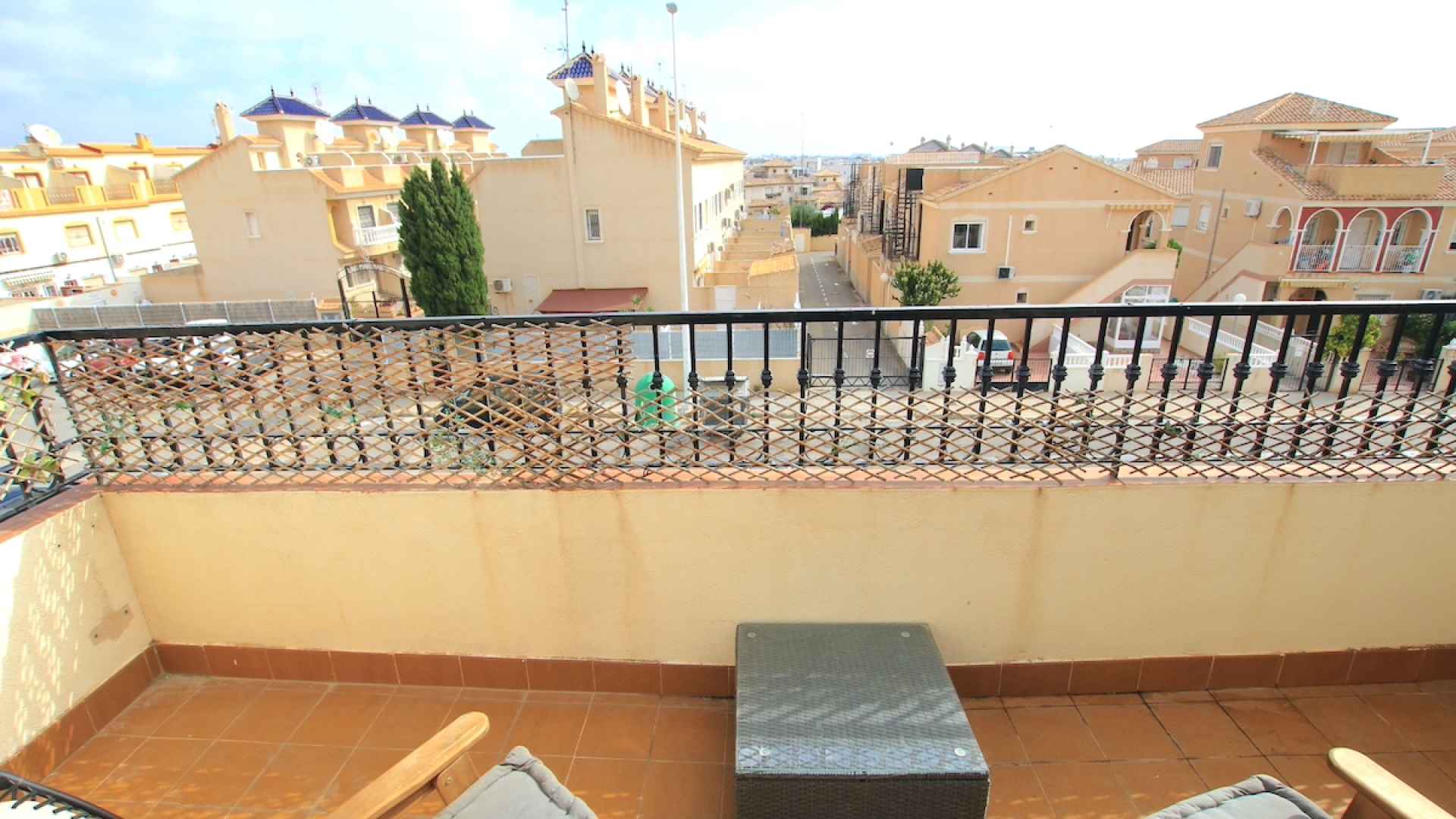 49032_wonderful_three_bedroom_end_townhouse_with_sea_views_060625140559_img_3784