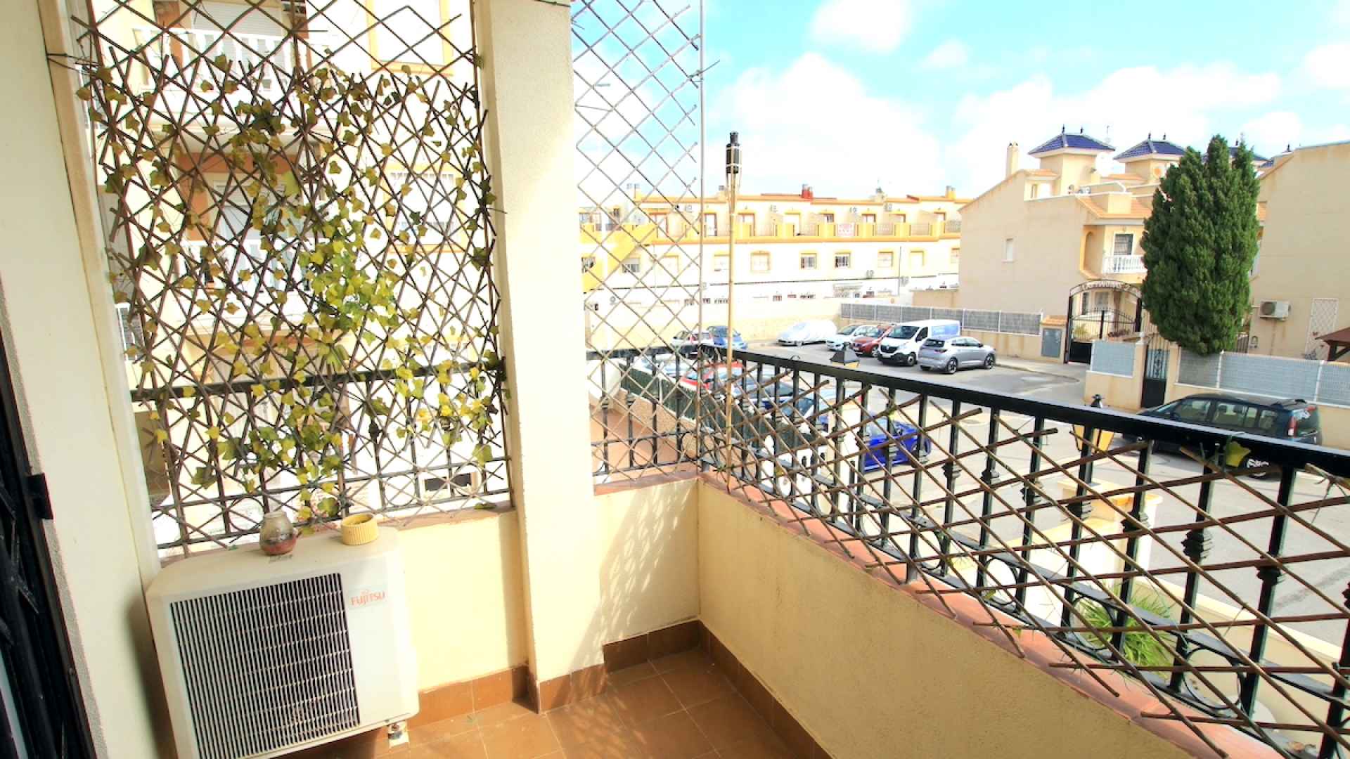49032_wonderful_three_bedroom_end_townhouse_with_sea_views_060625140600_img_3741