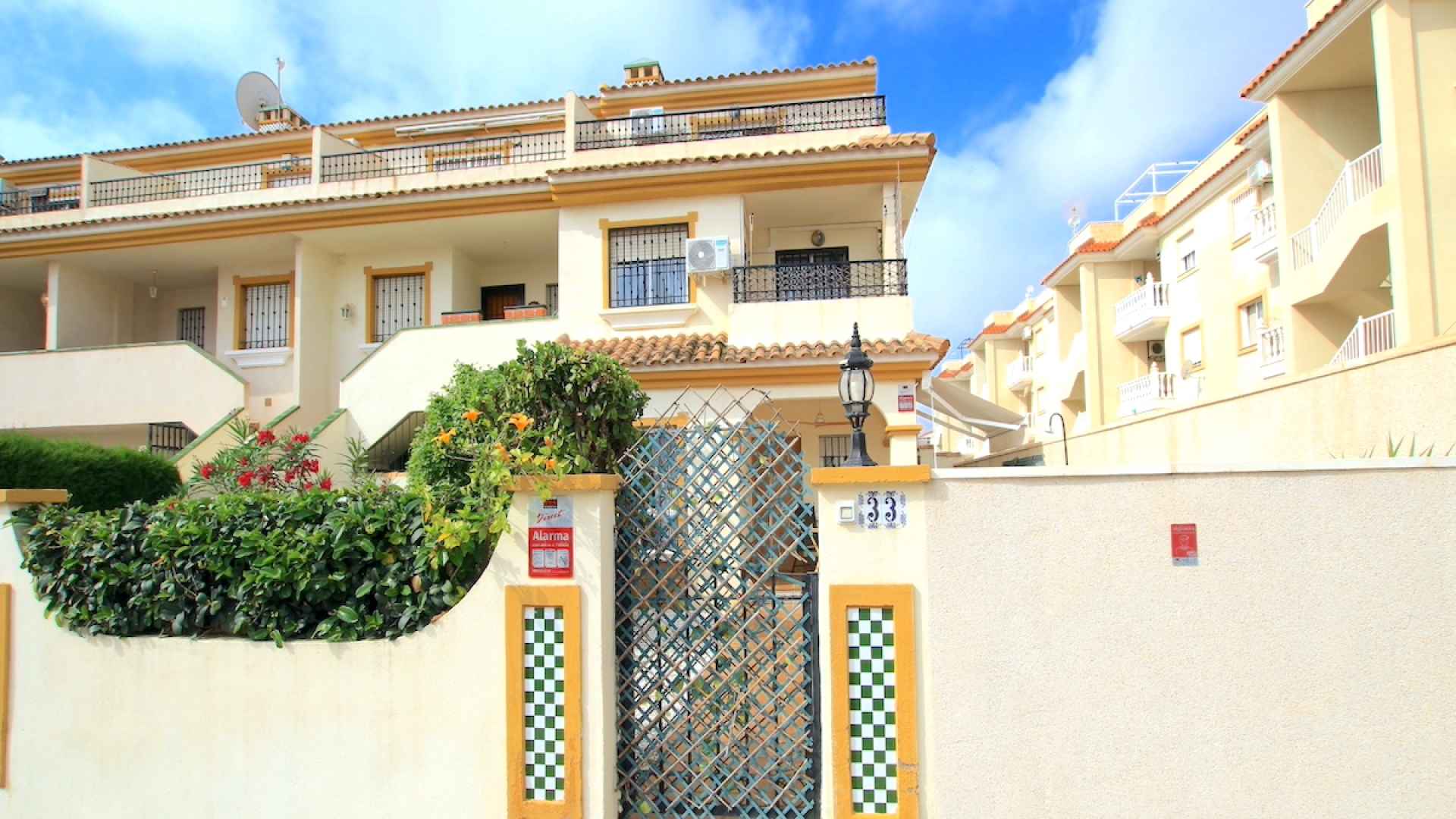 49032_wonderful_three_bedroom_end_townhouse_with_sea_views_060625140600_img_3803