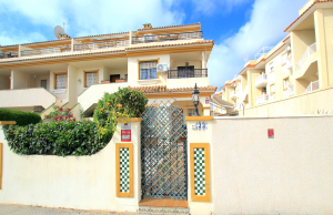 49032_wonderful_three_bedroom_end_townhouse_with_sea_views_060625140600_img_3803