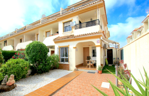 49032_wonderful_three_bedroom_end_townhouse_with_sea_views_060625140600_img_3809