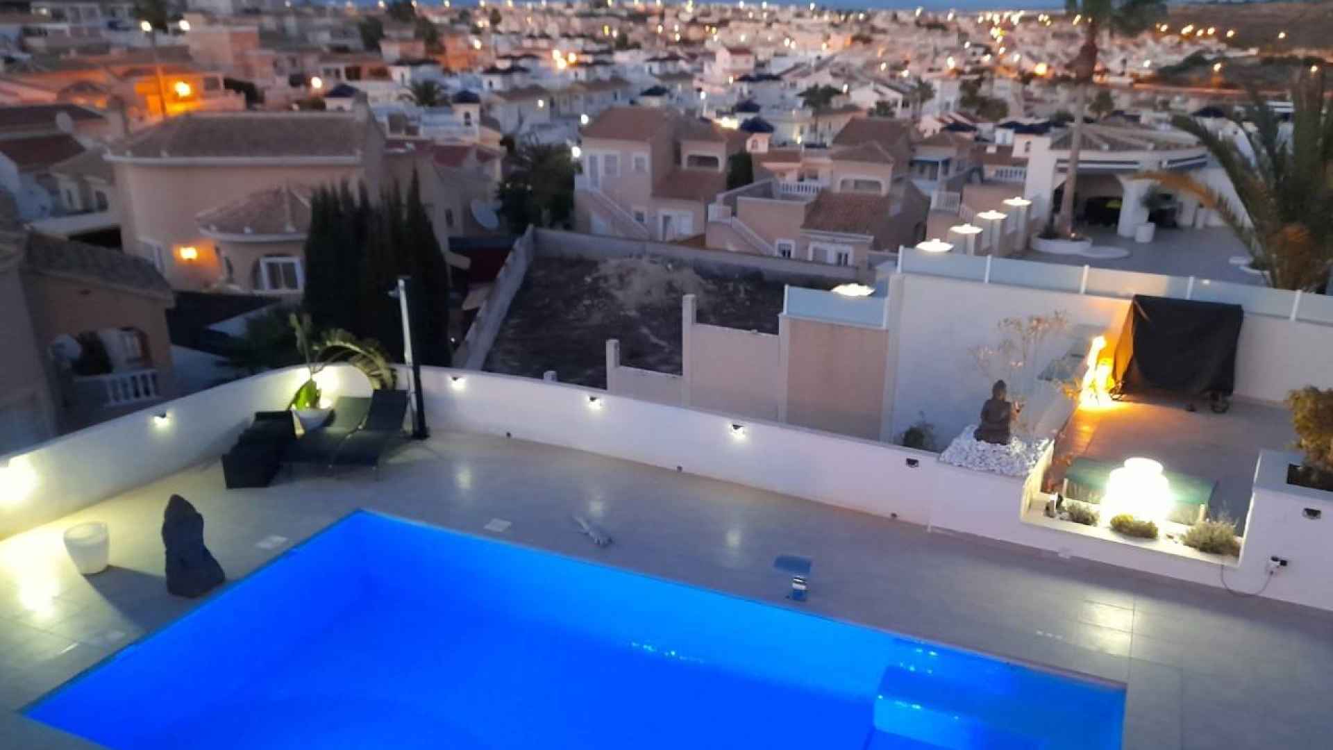 11832561_xl