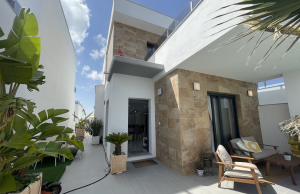200-4153, Three Bedroom Villa In Benijofar.