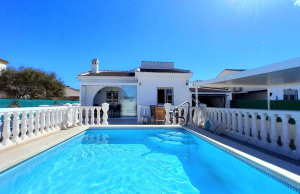 200-4207, Three Bedroom Semi-Detached Villa In La Siesta, Torrevieja.