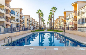 200-4226, Two Bedroom Middle Floor Apartment In Punta Prima.