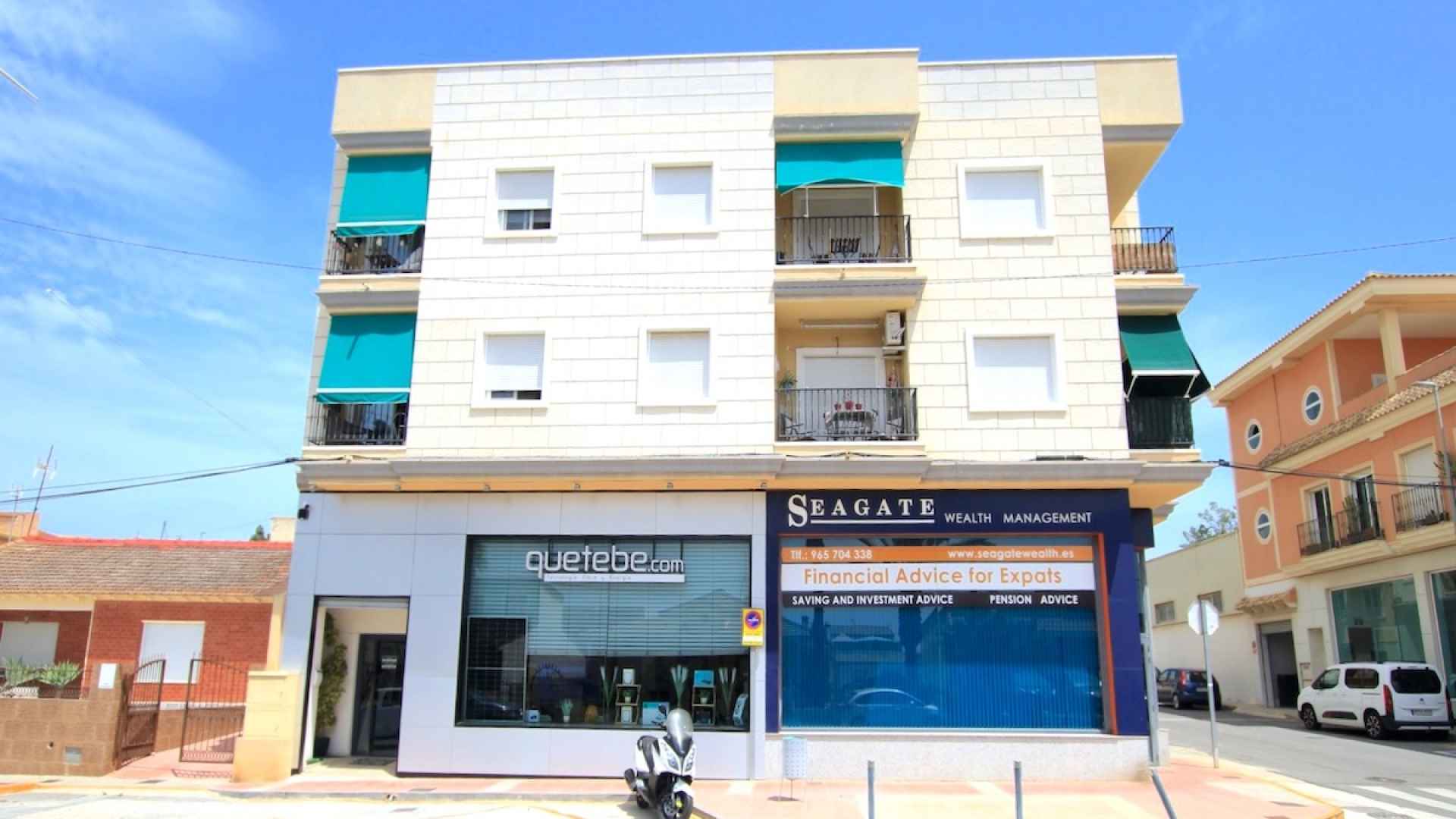 49043_spacious_2_bed_top_floor_apartment_benijofar_high_street_110625164926_img_4224