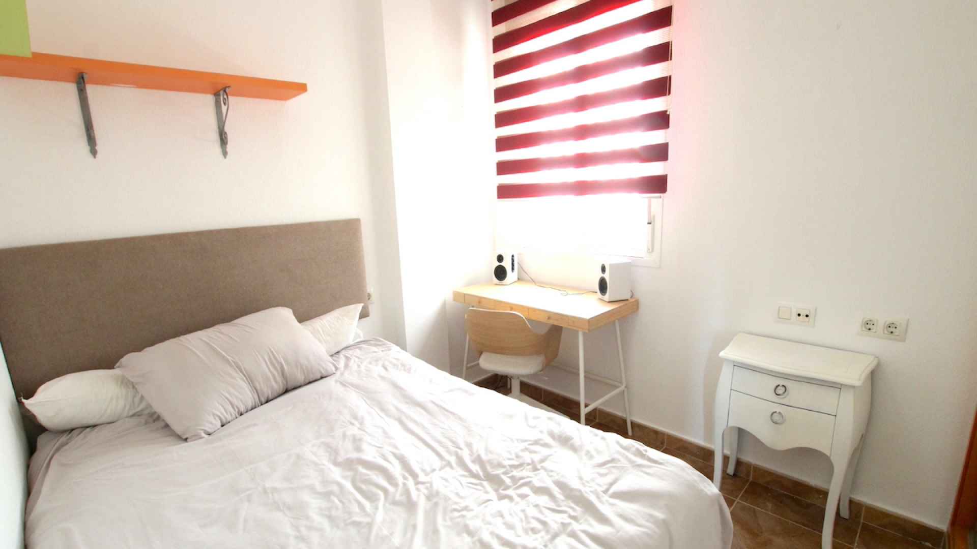 49043_spacious_2_bed_top_floor_apartment_benijofar_high_street_110625164931_img_4293
