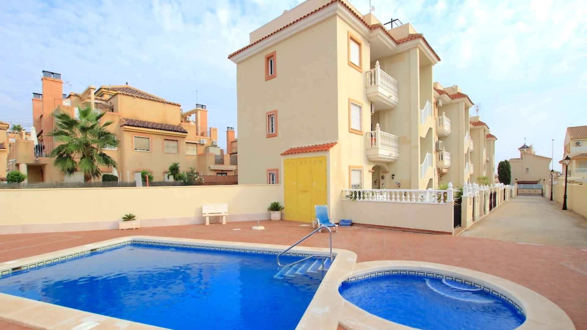 49112_wonderful_2_bed_ground_floor_apartment_with_great_outdoor_space_190825115246_img_5724