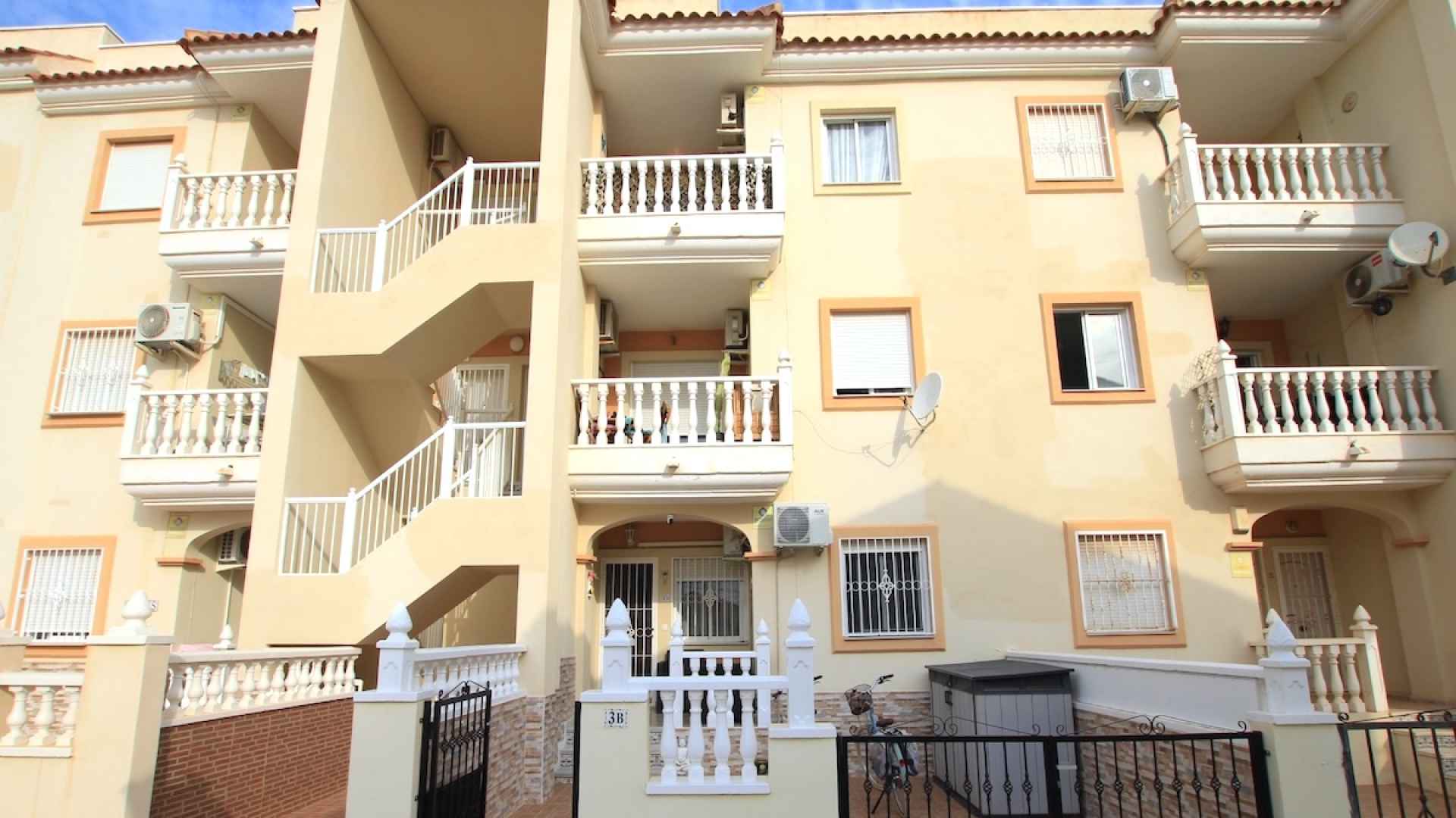 49112_wonderful_2_bed_ground_floor_apartment_with_great_outdoor_space_190825115248_img_5729
