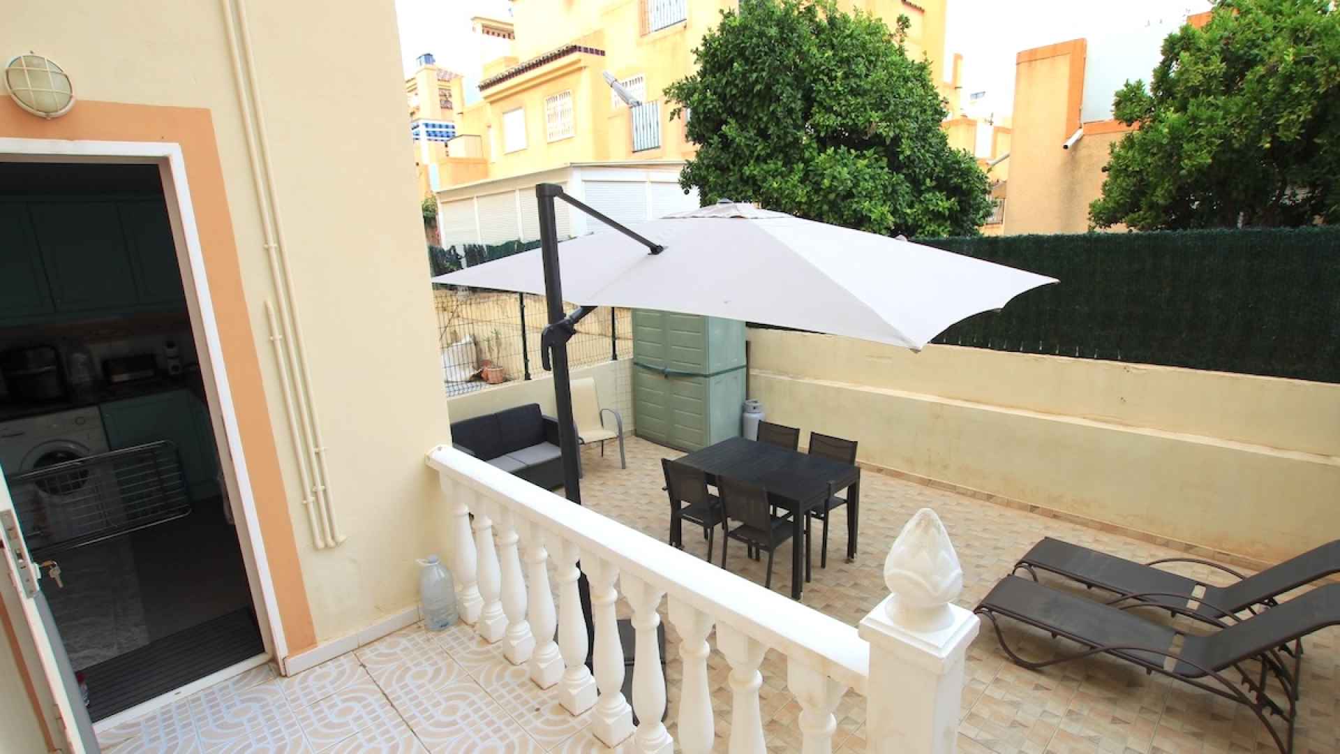 49112_wonderful_2_bed_ground_floor_apartment_with_great_outdoor_space_190825115248_img_5774