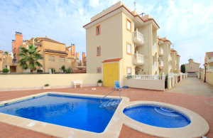 49112_wonderful_2_bed_ground_floor_apartment_with_great_outdoor_space_190825115246_img_5724