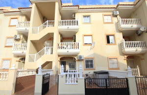 49112_wonderful_2_bed_ground_floor_apartment_with_great_outdoor_space_190825115248_img_5729