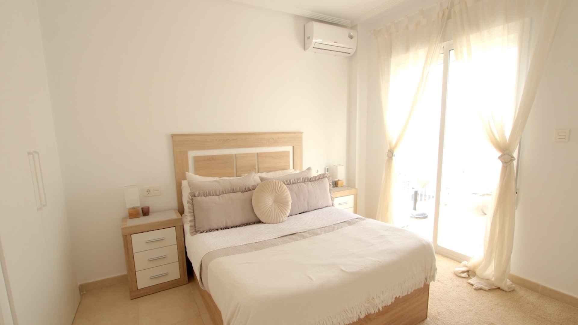 49115_stylish_3_bed_3_bath_semi_detached_villa_with_pool_views_250825141902_img_5968