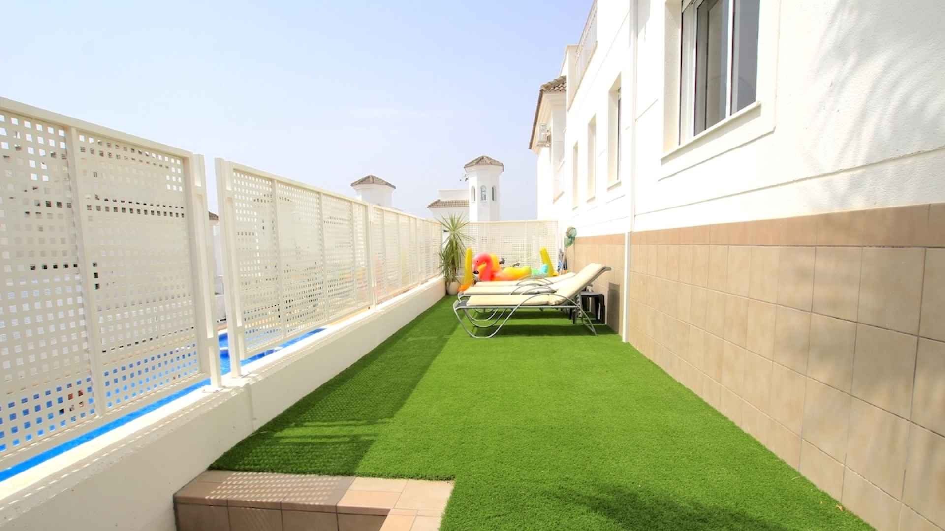 49115_stylish_3_bed_3_bath_semi_detached_villa_with_pool_views_250825141904_img_5906