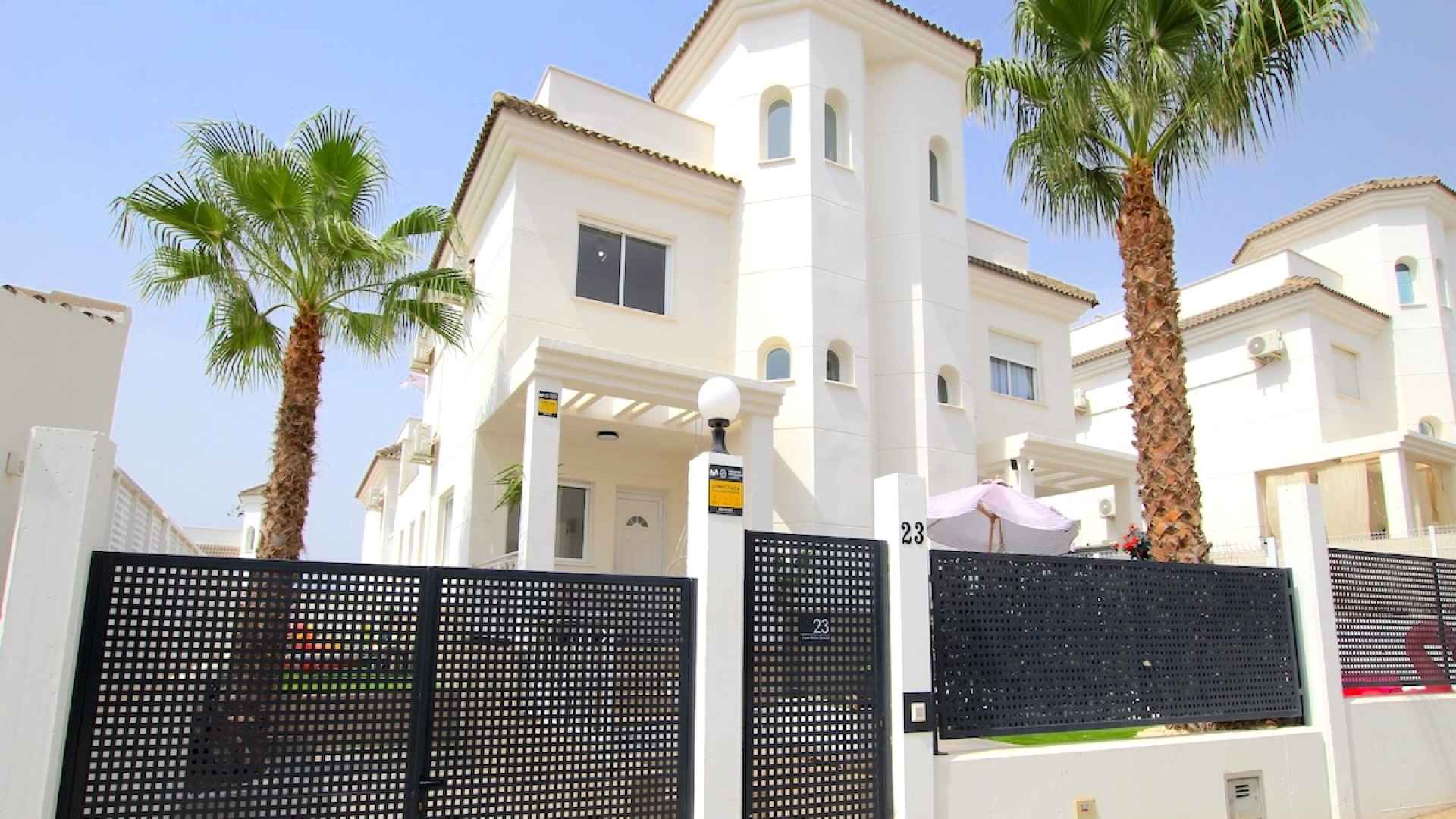 49115_stylish_3_bed_3_bath_semi_detached_villa_with_pool_views_250825141906_img_5901