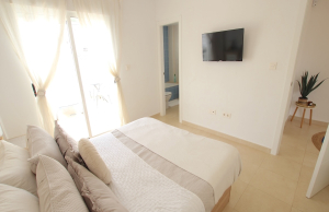 49115_stylish_3_bed_3_bath_semi_detached_villa_with_pool_views_250825141902_img_5972
