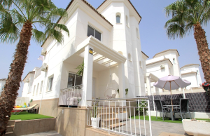 49115_stylish_3_bed_3_bath_semi_detached_villa_with_pool_views_250825141905_img_5903