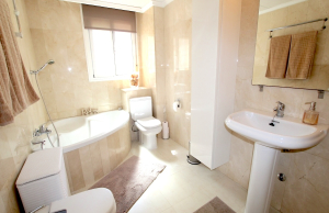 49147_beautifully_presented_2_3_bed_semi_detached_property_with_pool_views_170925140248_img_7212