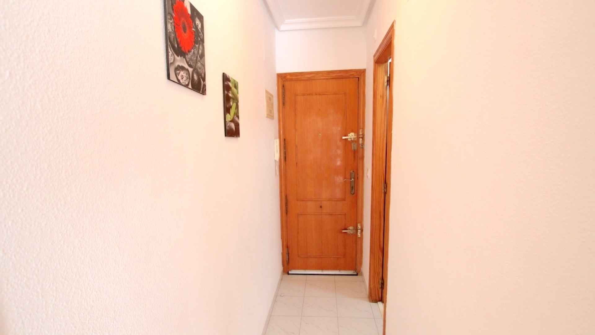 49140_stylish_one_bedroom_apartment_with_sea_views_110925135230_img_6826