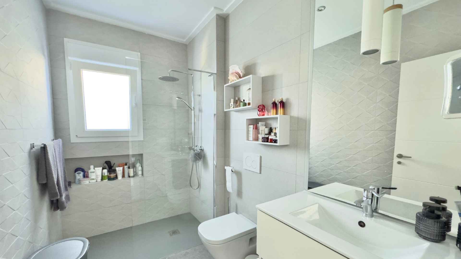 o_1j8as52vk88913hikd018k61td236