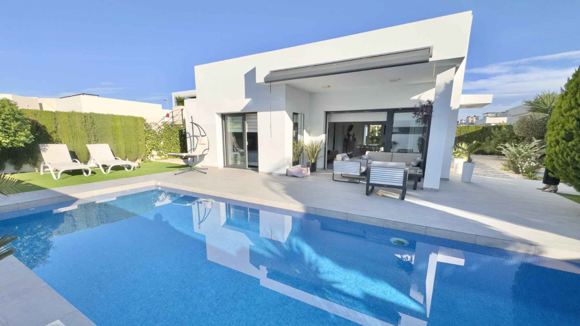 o_1j8as52vkqe0u3716vn6t6123p3k