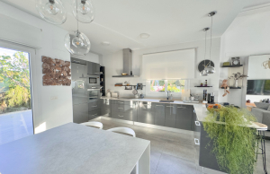 o_1j8as52vkntc1b6orud55o105b33