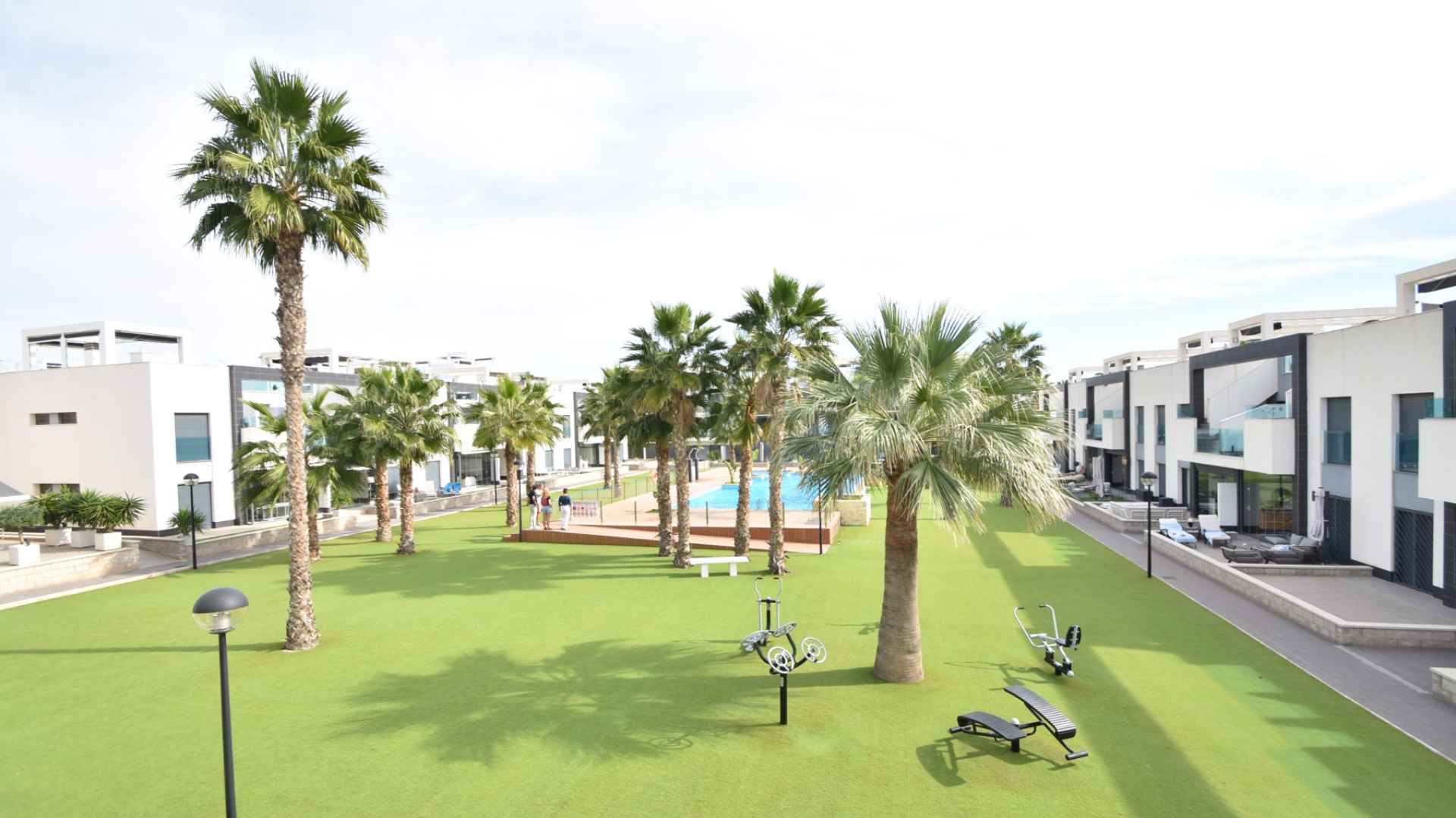 o_1j8te6fde14dielk652olf7g33u