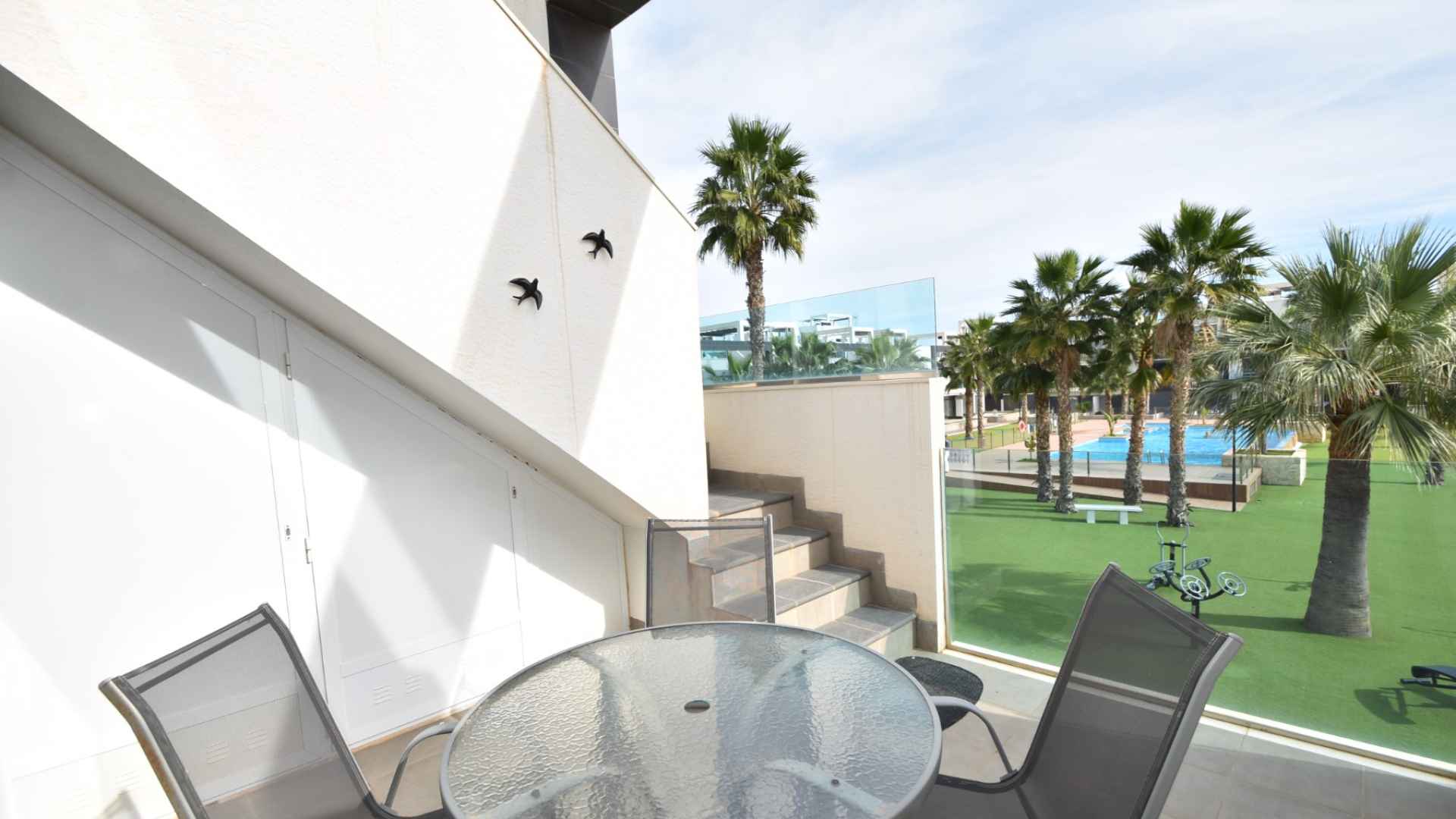 o_1j8te6fdes041fqbkar57n1top3v