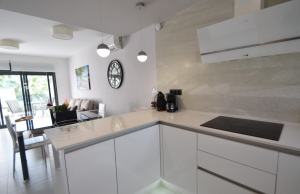 o_1j8te7i311duul79h5l1k8l19bm6a