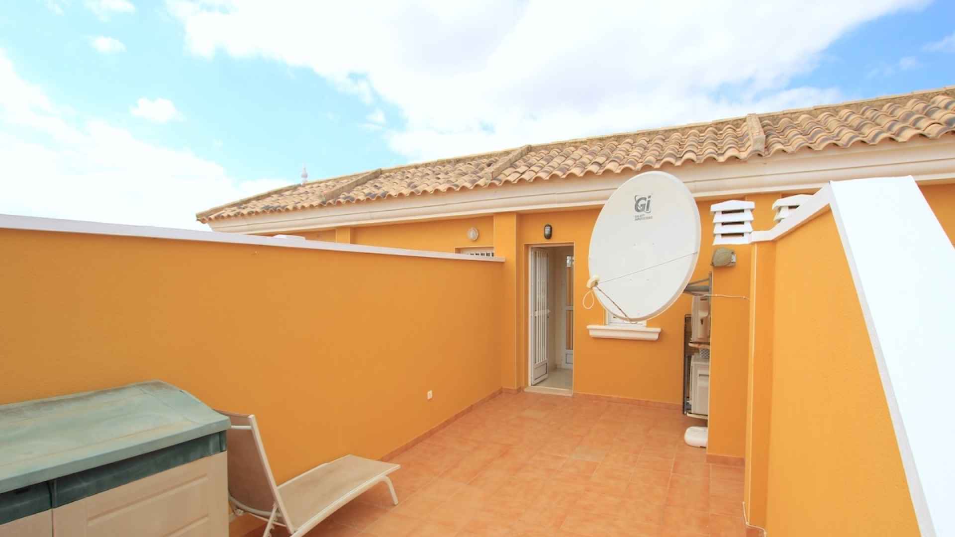 49160_fabulous_2_bedroom_duplex_style_townhouse_village_setting_071025183333_img_8208