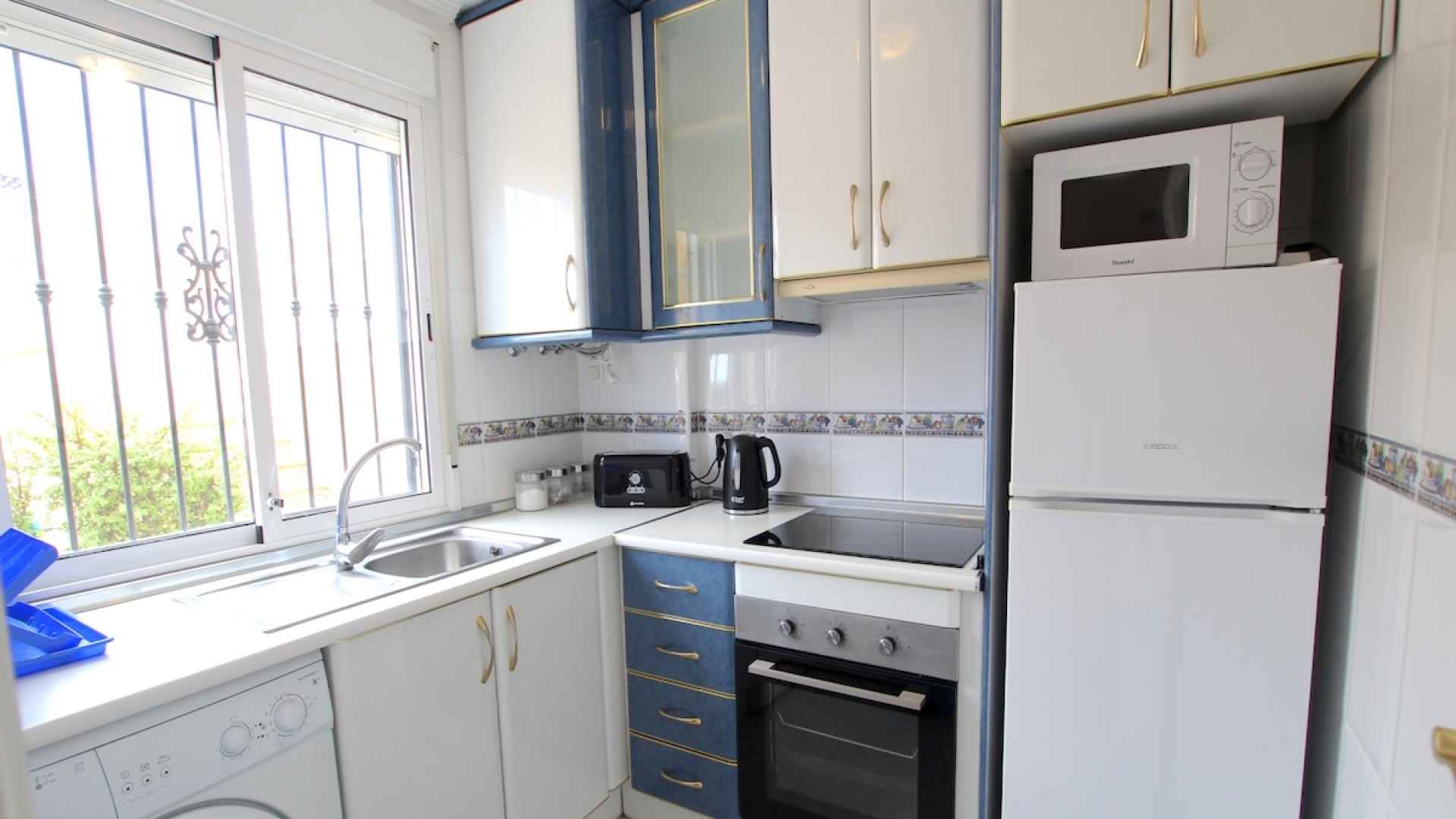 49160_fabulous_2_bedroom_duplex_style_townhouse_village_setting_071025183337_img_8214