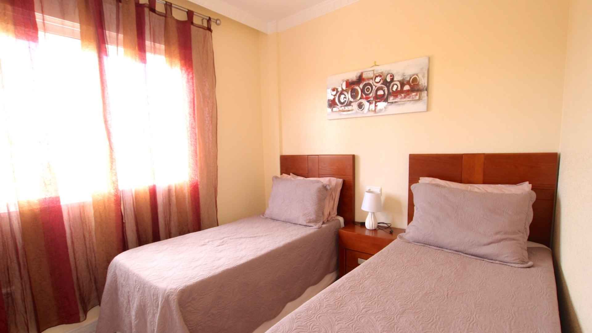 49160_fabulous_2_bedroom_duplex_style_townhouse_village_setting_071025183338_img_8238