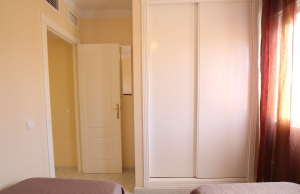 49160_fabulous_2_bedroom_duplex_style_townhouse_village_setting_071025183333_img_8240