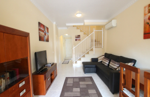 49160_fabulous_2_bedroom_duplex_style_townhouse_village_setting_071025183335_img_8222