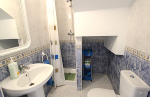 49160_fabulous_2_bedroom_duplex_style_townhouse_village_setting_071025183336_img_8218