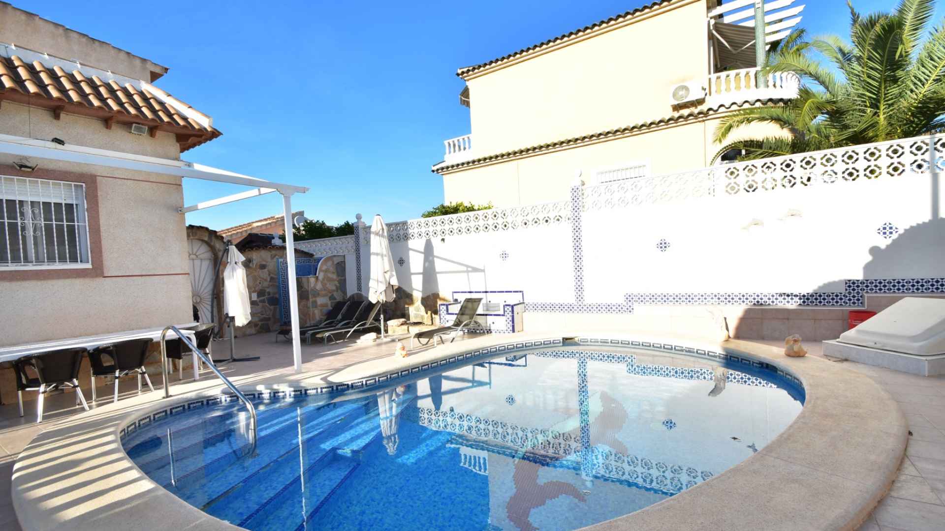 o_1j97l9tac1cvm1j891g2q1uk02m629