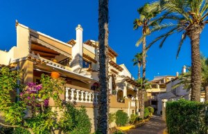 200-4432, Three Bedroom Duplex Apartment In Torrevieja.