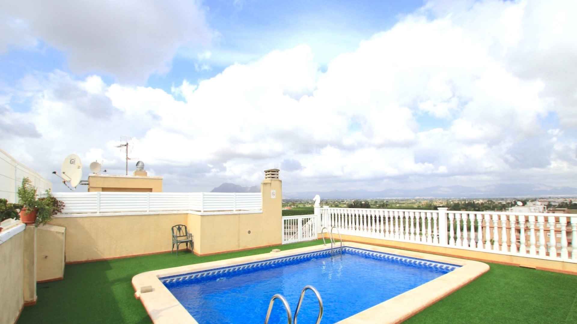 49171_stunning_2_bed_corner_apartment_with_a_mountain_backdrop_131025135846_img_8716