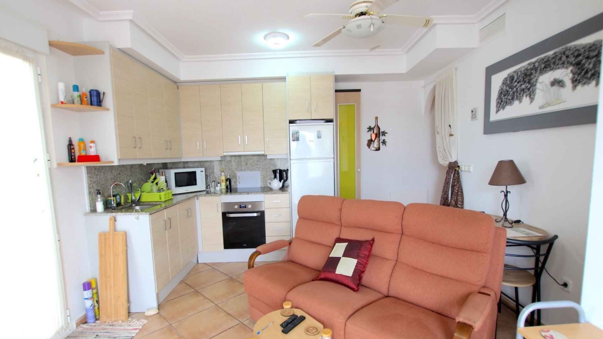 49171_stunning_2_bed_corner_apartment_with_a_mountain_backdrop_131025135847_img_8697