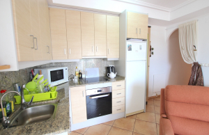 49171_stunning_2_bed_corner_apartment_with_a_mountain_backdrop_131025135848_img_8698