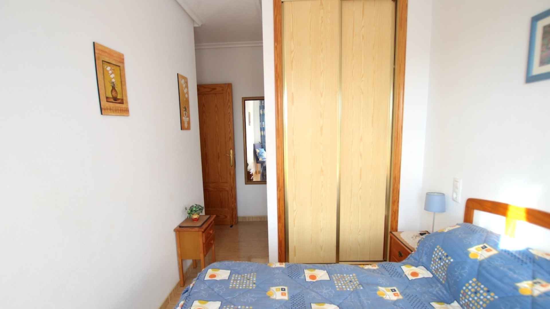 49183_spacious_2_bedroom_2_bathroom_apartment_with_secure_parking_201025154001_img_9205