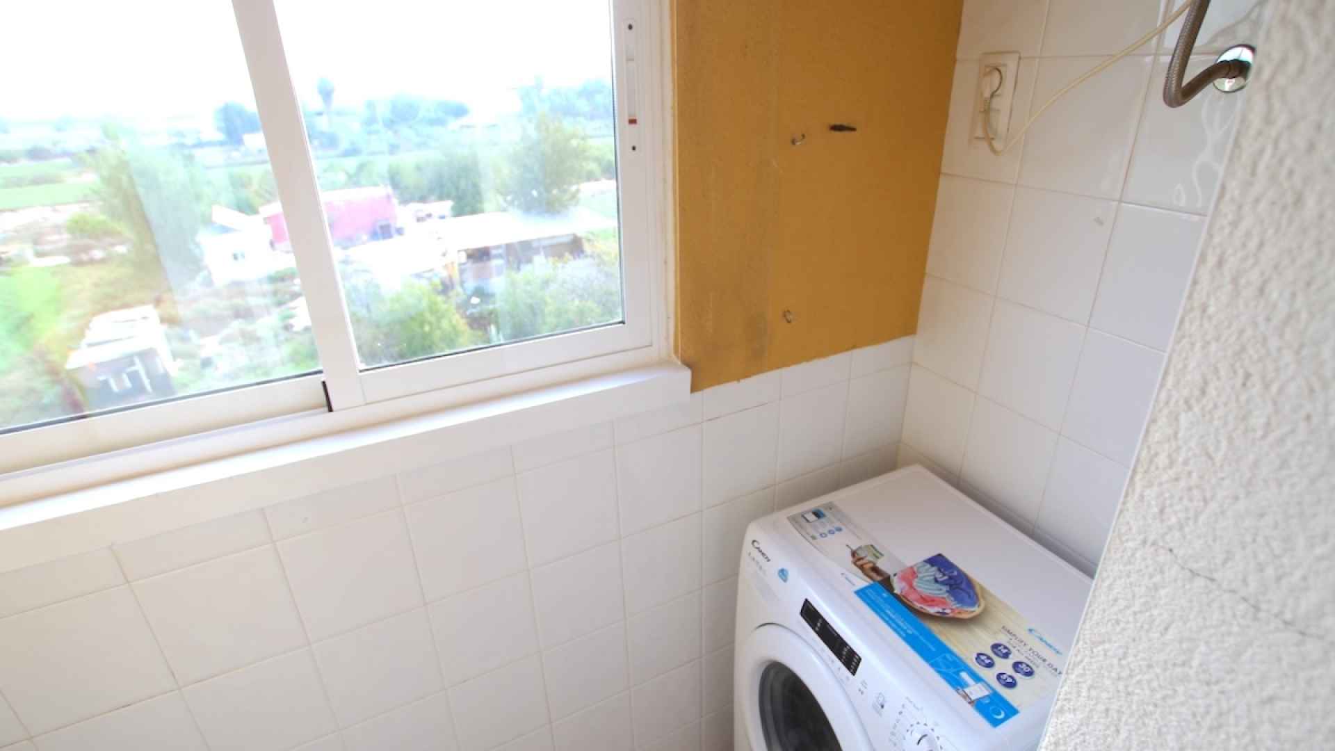 49183_spacious_2_bedroom_2_bathroom_apartment_with_secure_parking_201025154003_img_9181