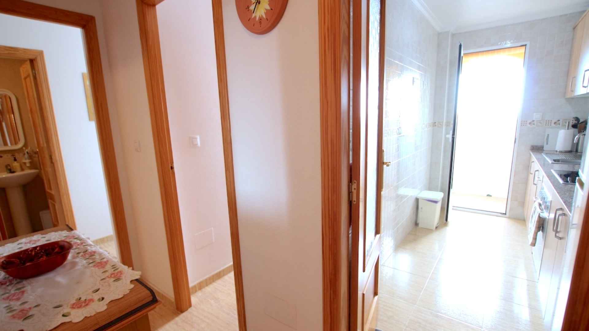 49183_spacious_2_bedroom_2_bathroom_apartment_with_secure_parking_201025154009_img_9170