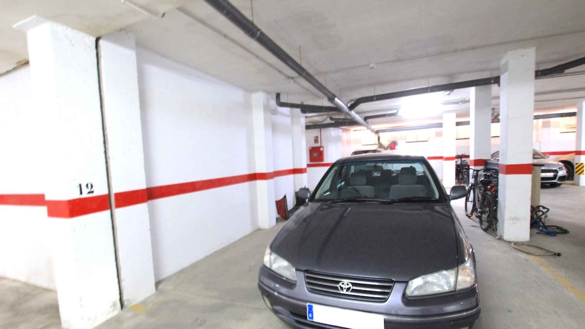 49183_spacious_2_bedroom_2_bathroom_apartment_with_secure_parking_201025154009_img_9222